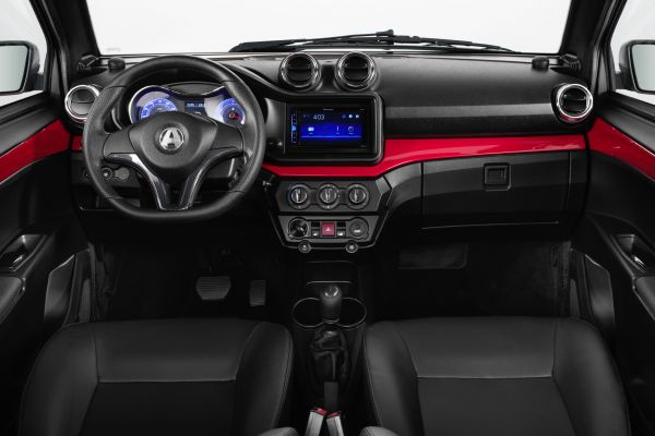 Brommobielen AIXAM Coupé Dashboard rood als optie