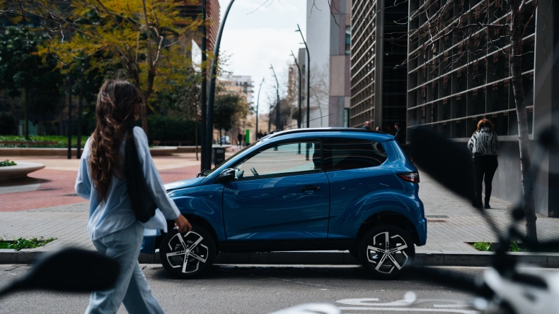 Voiture sans permis AIXAM Crossover SITU_CROOVR_BLS_PNG (1).jpg