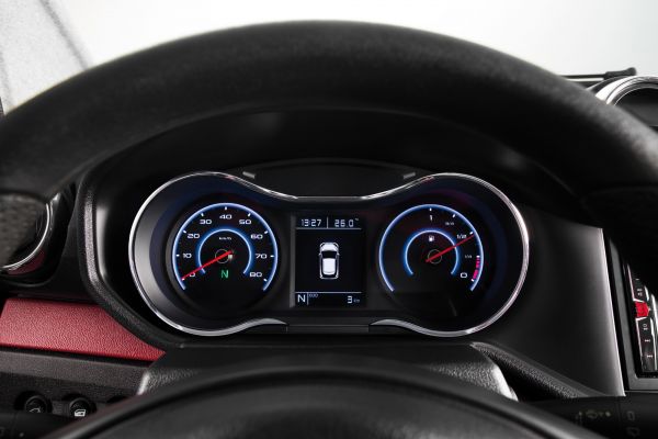 Voiture sans permis AIXAM Crossline MULTIA_DETZ_INTE_PremiumCompteurRapproche.jpg